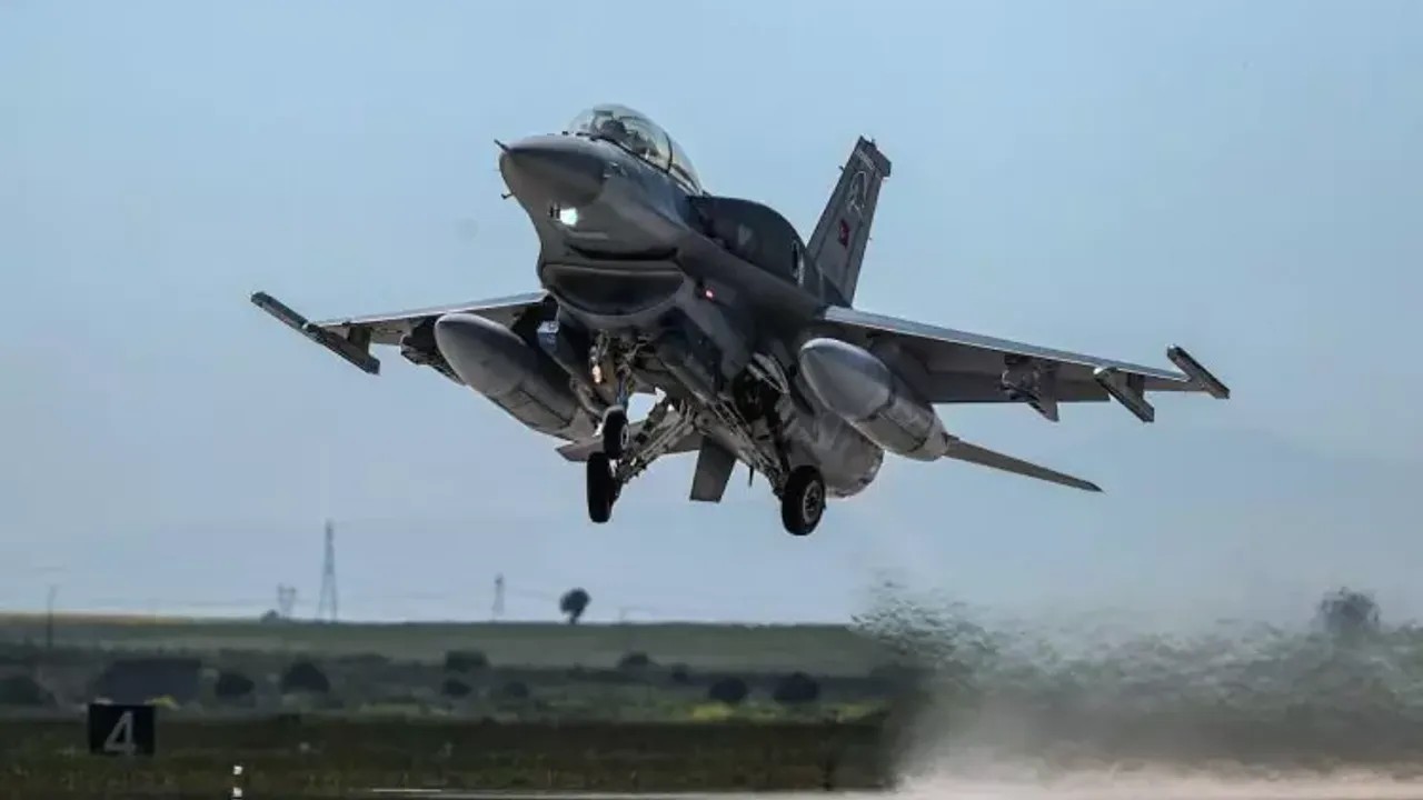 Foto - Meteor füzesi Yunan'ı panikletti!