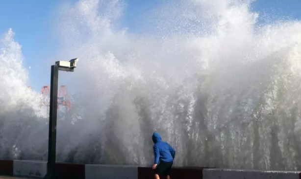Meteoroloji Türkiye'yi yarın için uyardı! Uzman isimden: 'Kuvvetli fırtına' geliyor uyarısı! O gün geldi çattı