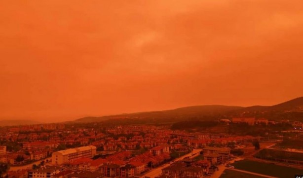 Foto - Meteoroloji uyardı! Şehir kırmızıya boyandı