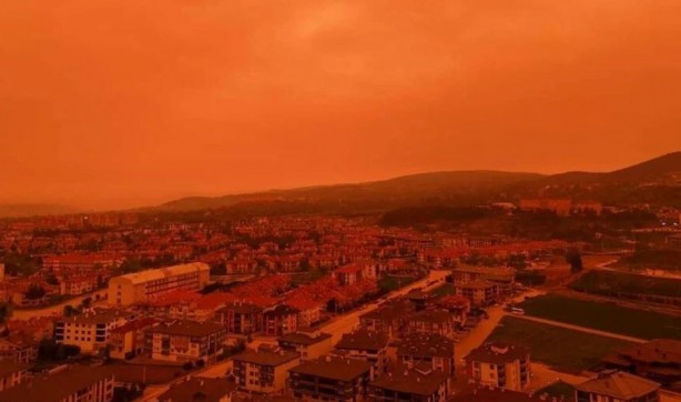 Meteoroloji uyardı! Şehir kırmızıya boyandı