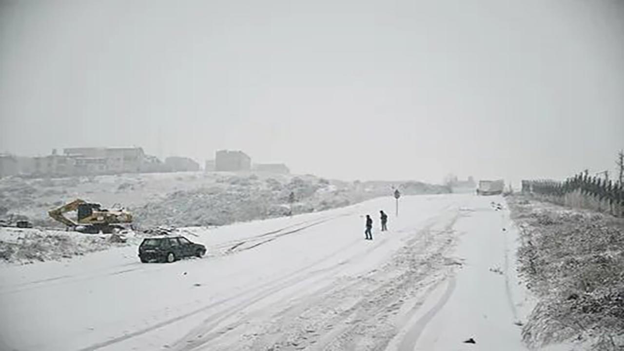 Foto - Meteoroloji uyardı! Yola çıkacaklar dikkat: Göz gözü görmeyecek, kar kalınlığı 15 santimi bulacak