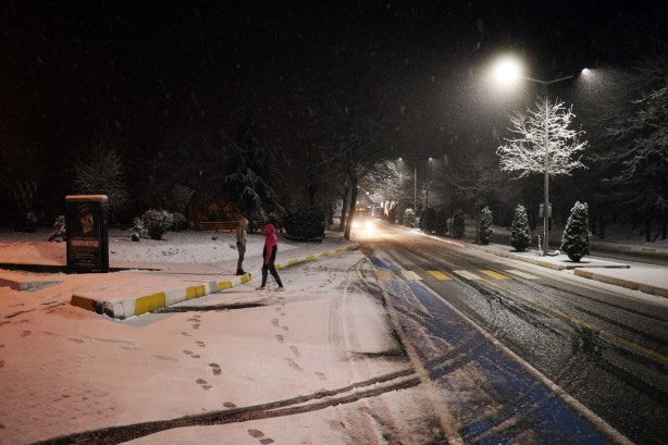 Foto - Meteoroloji uyarmıştı! Sakarya'da kar yağışı başladı