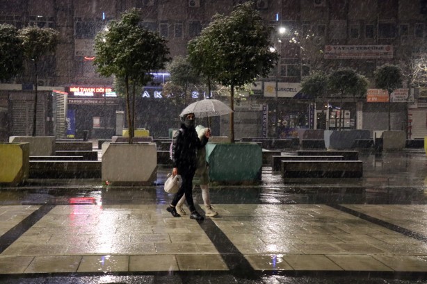Foto - Meteoroloji uyarmıştı! Sakarya'da kar yağışı başladı