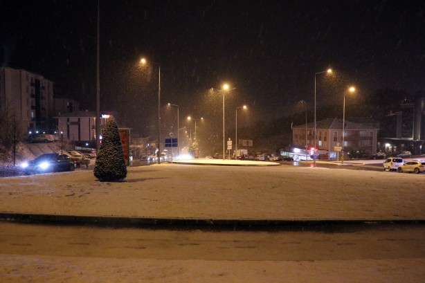 Foto - Meteoroloji uyarmıştı! Sakarya'da kar yağışı başladı