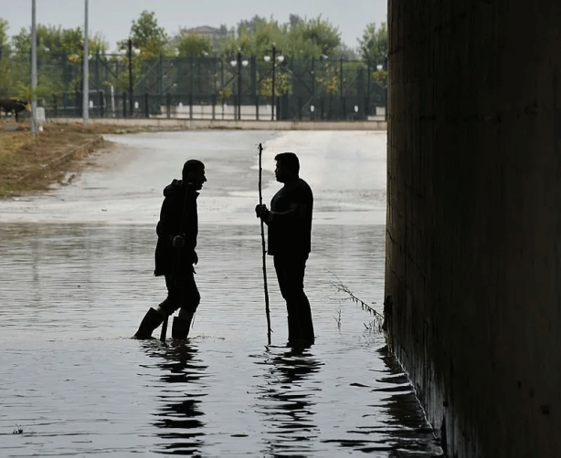Foto - Meteoroloji'den 12 il için gök gürültülü sağanak uyarısı! Sarı kodlu alarm verildi