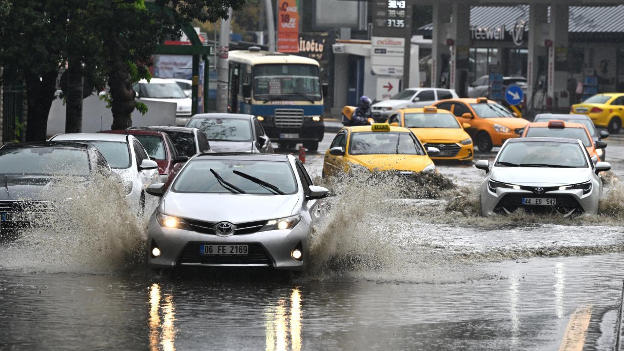 Meteoroloji'den o şehirlere kuvvetli yağış ve rüzgâr uyarısı!