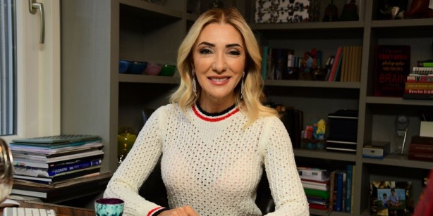 Foto - Metin Külünk'ten AK Partili o bakanın eşine sitem!