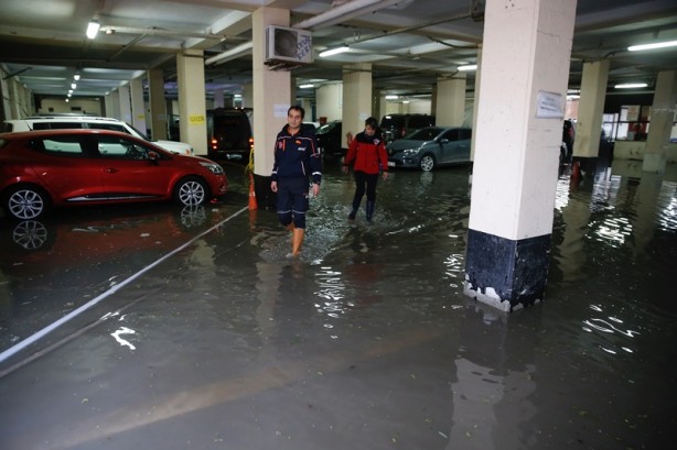 Foto - Metrekareye yaklaşık 15 kilogram yağış düştü!