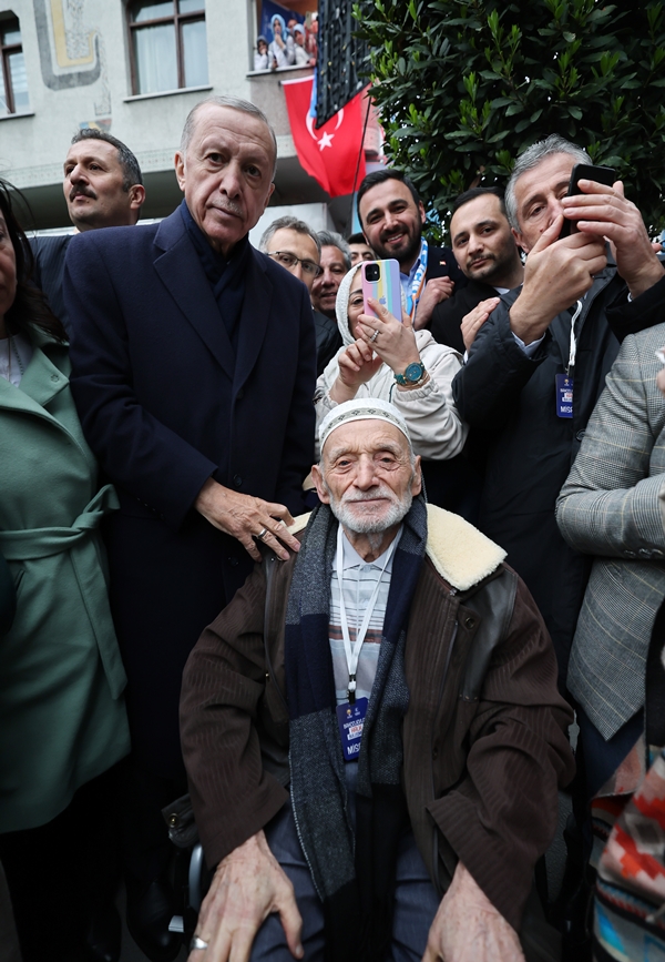 Foto - Metro merdivenlerini yürüyerek çıkmıştı... Cumhurbaşkanı Erdoğan Hüseyin Bayraktar ile buluştu