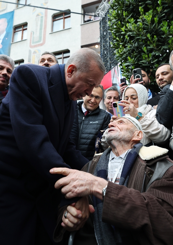 Foto - Metro merdivenlerini yürüyerek çıkmıştı... Cumhurbaşkanı Erdoğan Hüseyin Bayraktar ile buluştu