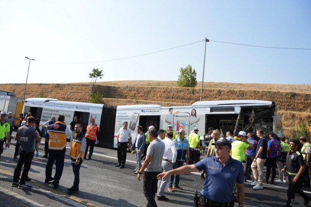 Foto - Metrobüs felaketi göz göre göre gelmiş! 2 Mayıs'ta yapılan paylaşım isyan ettirdi