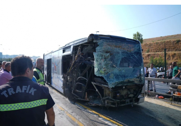 Metrobüs felaketi göz göre göre gelmiş! 2 Mayıs'ta yapılan paylaşım isyan ettirdi