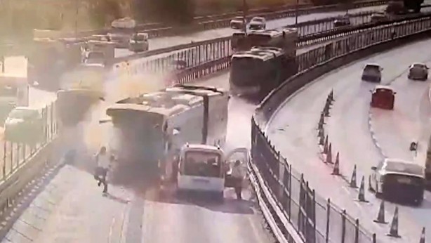 Foto - Metrobüs felaketi göz göre göre gelmiş! 2 Mayıs'ta yapılan paylaşım isyan ettirdi