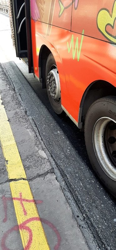 Foto - Metrobüs yolu eridi Ekrem İmamoğlu'na tepki yağdı: Memnun değiliz!