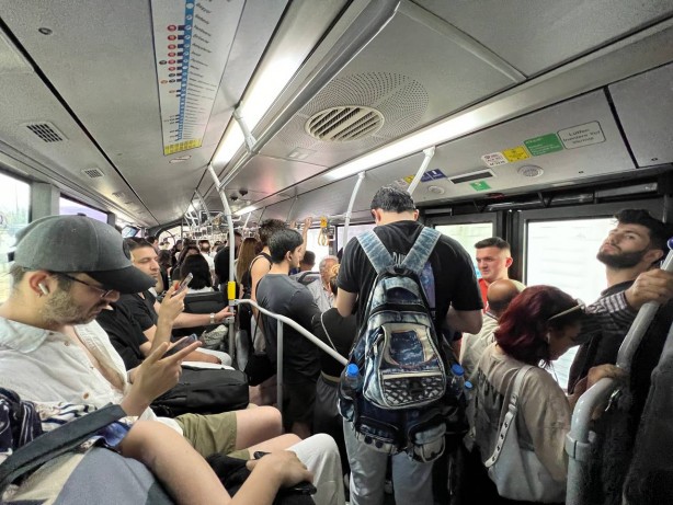 Metrobüste havasız ve nefessiz yolculuk