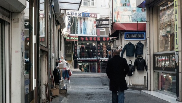 Foto - Metropol şehir İstanbul'un merkezine ağır savaş darbesi! Bir yılda yarıya düştü! Dükkanlar bir bir kapanıyor!