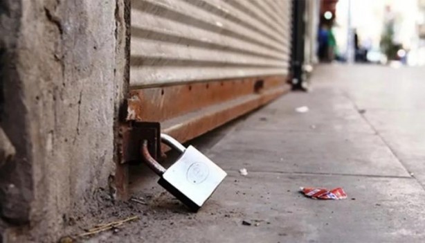 Metropol şehir İstanbul'un merkezine ağır savaş darbesi! Bir yılda yarıya düştü! Dükkanlar bir bir kapanıyor!