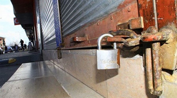 Foto - Metropol şehir İstanbul'un merkezine ağır savaş darbesi! Bir yılda yarıya düştü! Dükkanlar bir bir kapanıyor!