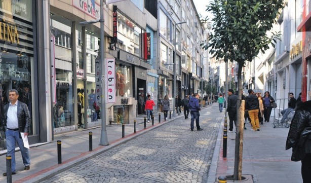 Foto - Metropol şehir İstanbul'un merkezine ağır savaş darbesi! Bir yılda yarıya düştü! Dükkanlar bir bir kapanıyor!