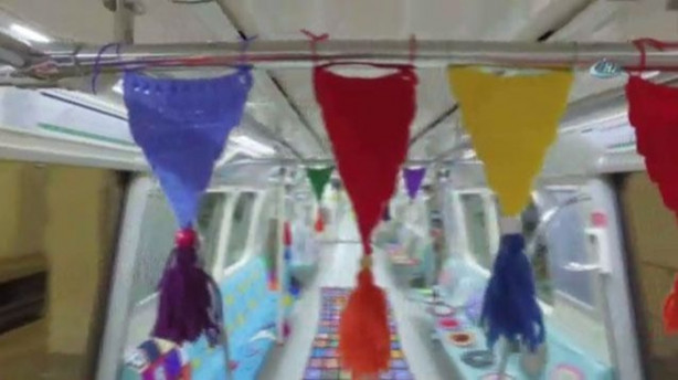 Foto - Metroya anne eli değdi!