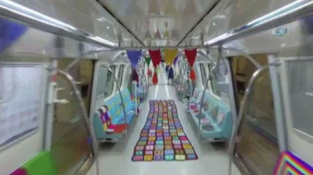 Foto - Metroya anne eli değdi!