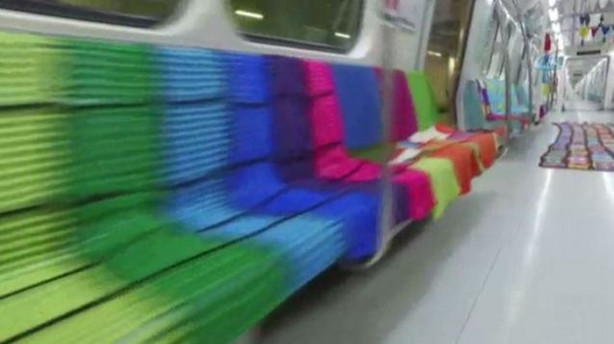 Foto - Metroya anne eli değdi!