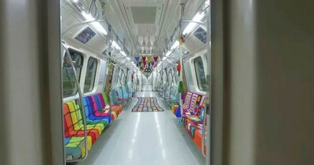 Foto - Metroya anne eli değdi!