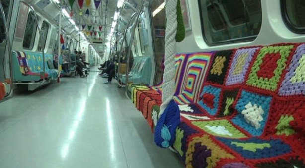 Foto - Metroya anne eli değdi!