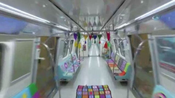 Foto - Metroya anne eli değdi!