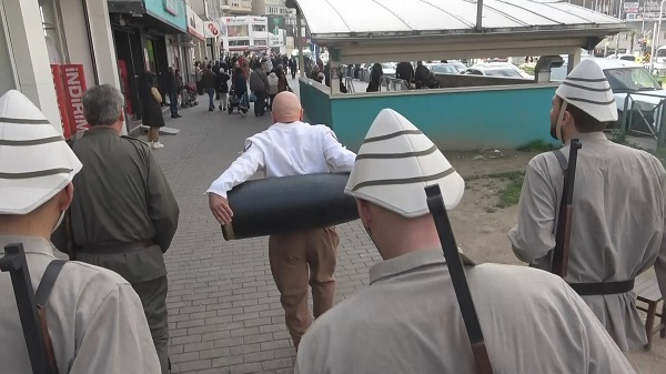 Foto - Metroya böyle bindi! Görenler gözyaşlarını tutamadı