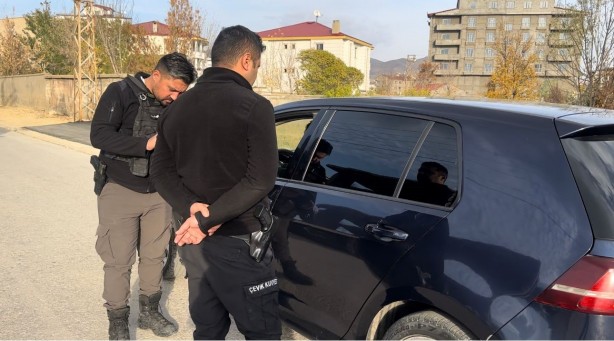 Foto - Metruk binalarda uyuşturucu içenler arandı!