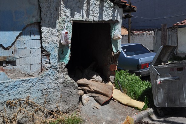 Foto - Metruk binaya dadanan tinerciler vatandaşı illallah ettirdi