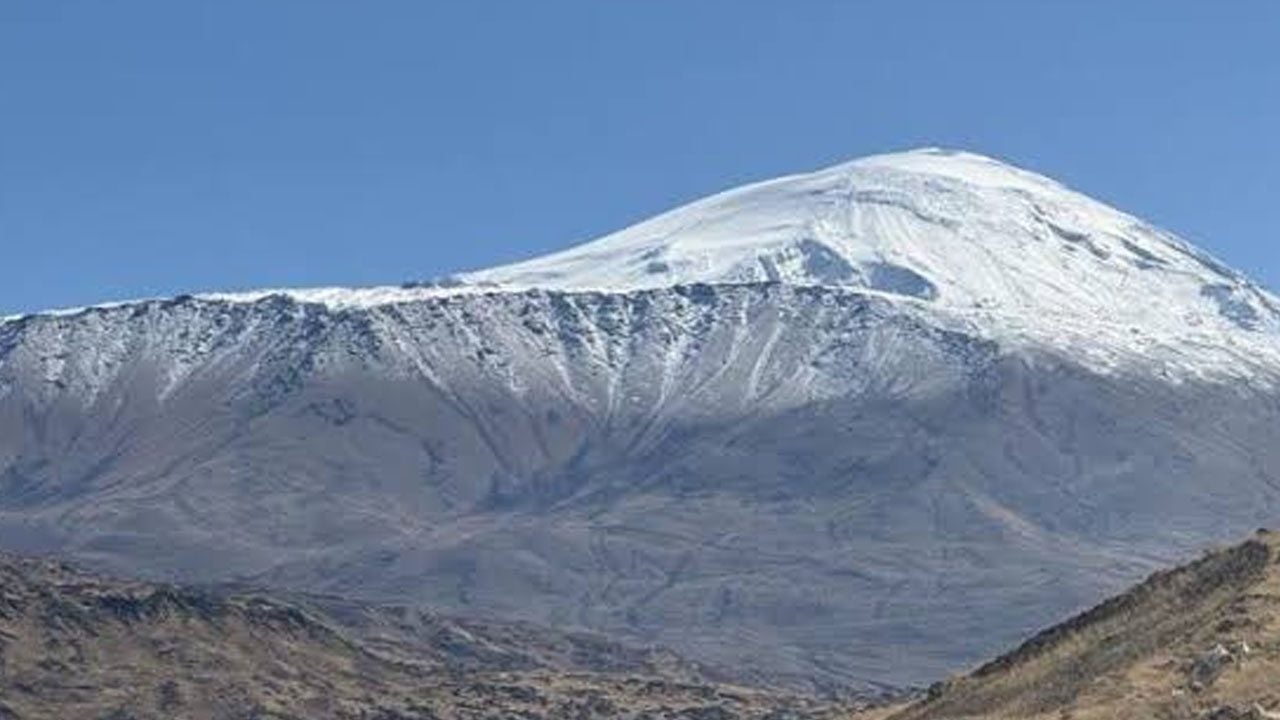 Foto - Mevsimin ilk karı düştü: 3 ilde başladı bile... Erzincan dağları sıra sıra beyaza büründü