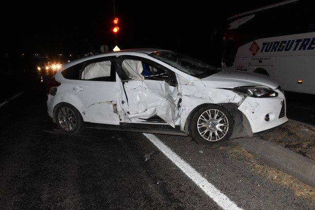 Foto - Mevsimlik işçileri taşıyan araç kaza yaptı! Çok sayıda yaralı var