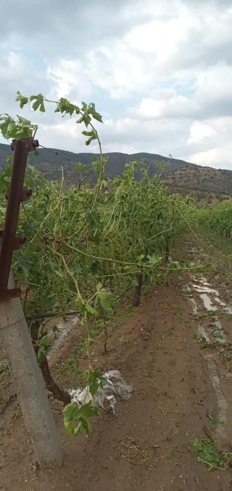 Foto - Mevsimlik işçilerin çadırları sular altında kaldı! Dolu ve sağanak büyük zarara neden oldu