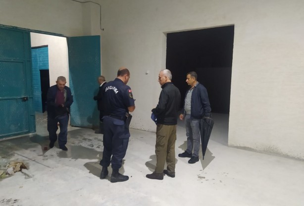 Foto - Mevsimlik işçilerin çadırlarını su bastı: 270 işçi ve 30 çocuk tahliye edildi
