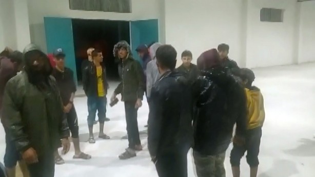 Foto - Mevsimlik işçilerin çadırlarını su bastı: 270 işçi ve 30 çocuk tahliye edildi