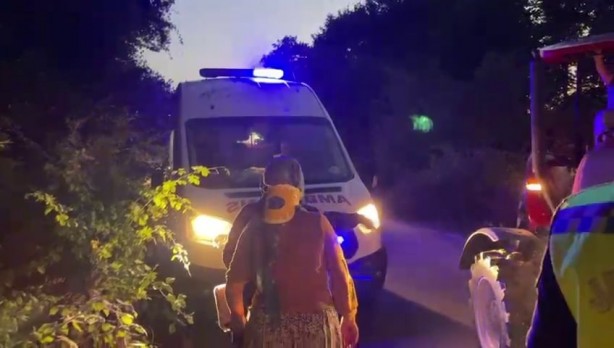 Foto - Mevsimlik tarım işçilerini taşıyan araç devrildi: 7 yaralı