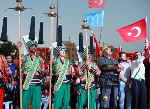 Foto - Meydanlarda demokrasi nöbeti devam ediyor