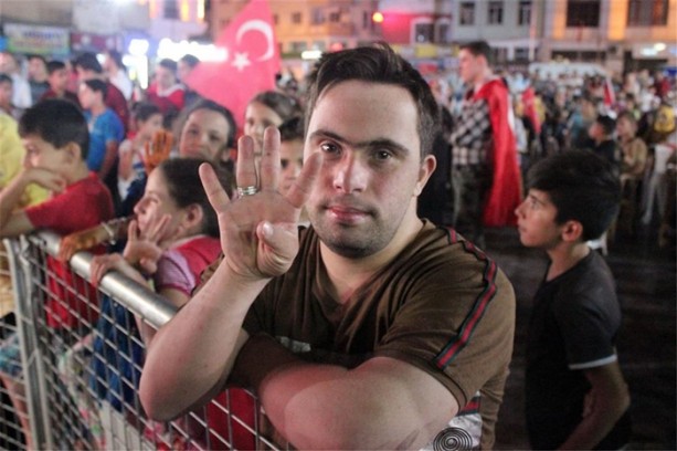 Foto - Meydanlarda demokrasi nöbeti devam ediyor