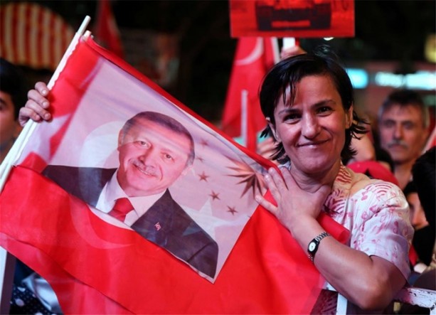 Foto - Meydanlarda demokrasi nöbeti devam ediyor