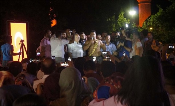 Foto - Meydanlarda demokrasi nöbeti devam ediyor