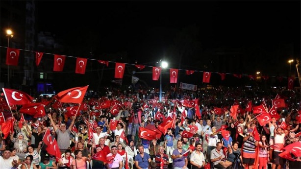 Foto - Meydanlarda demokrasi nöbeti devam ediyor