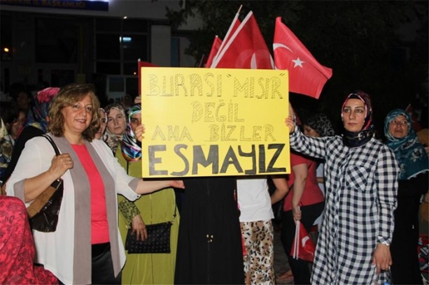 Foto - Meydanlarda halkın nöbeti devam ediyor