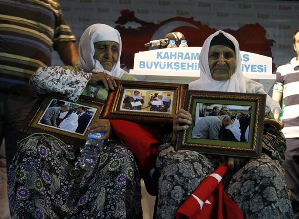 Foto - Meydanlarda halkın nöbeti devam ediyor