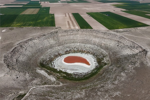 Foto - Meyil Obruk Gölü kızıl renge büründü