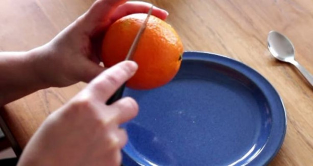 Meyve sebzeleri hep yanlış kesiyorduk! İşte doğru kesim yöntemleri...