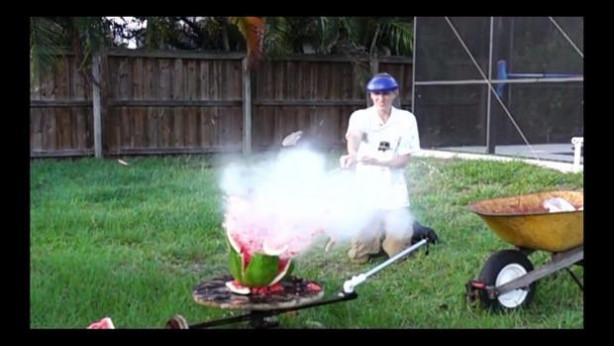 Foto - Meyvelere erimiş tuz döktü!