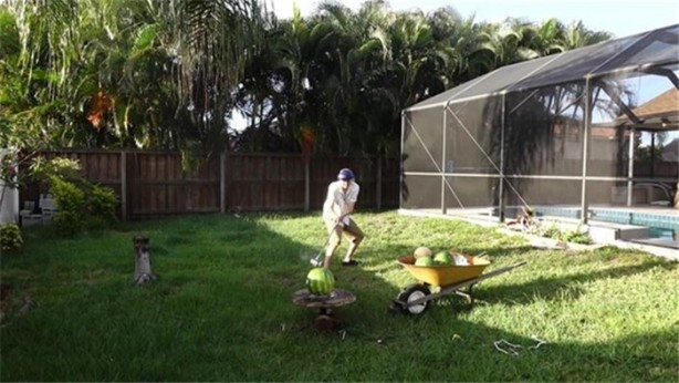 Foto - Meyvelerin içine erimiş tuz döktü!