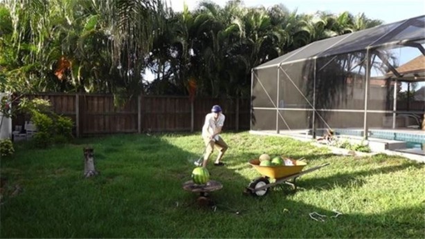 Foto - Meyvelerin içine erimiş tuz döktü!